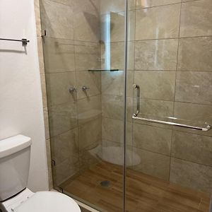 Habitación Estándar con Cama Queen